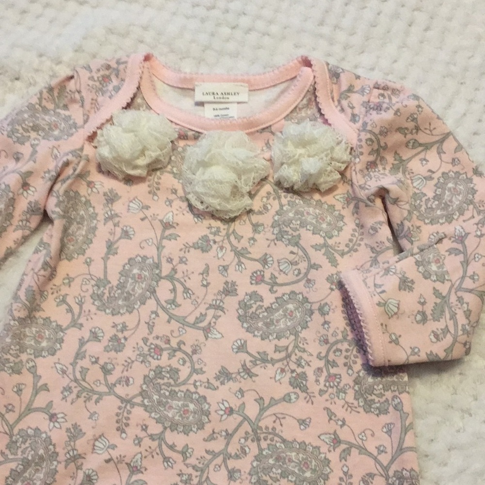 💕 Laura Ashley London 0-6 months girls gown